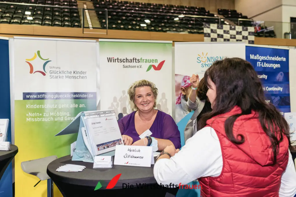 09302021_die-wirtschaftsfrauen_messe_dresdner_weitsicht_017_web.jpg