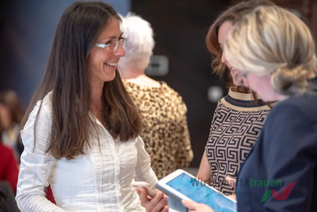 2019-04-12_wirtschaftsfrauen_fruehstueck_April_01.jpg