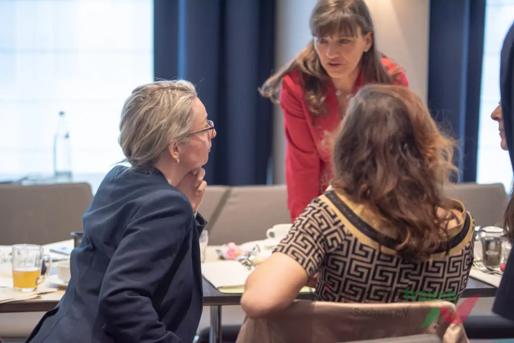 2019-04-12_wirtschaftsfrauen_fruehstueck_April_21.jpg