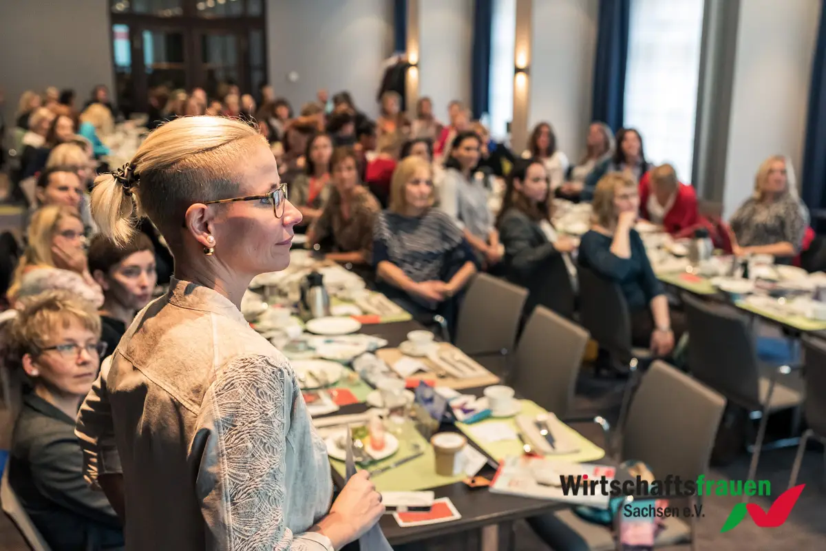 20191008_wirtschaftsfrauen_fruehstueck_dresden_225_web.jpg
