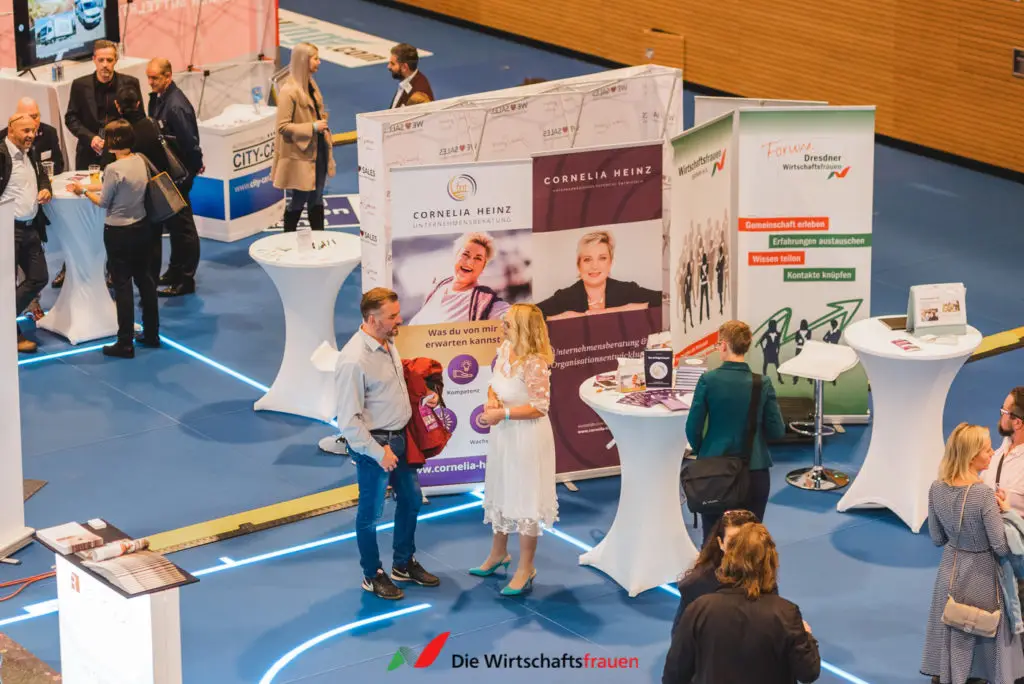 2020_20201008_wirtschaftsfrauen_Weitsicht_Ballsportarena_111_web.jpg