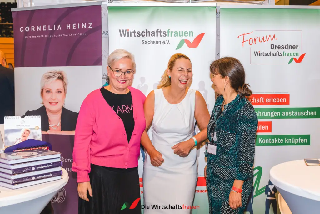 2020_20201009_wirtschaftsfrauen_Weitsicht_Ballsportarena_007_web.jpg