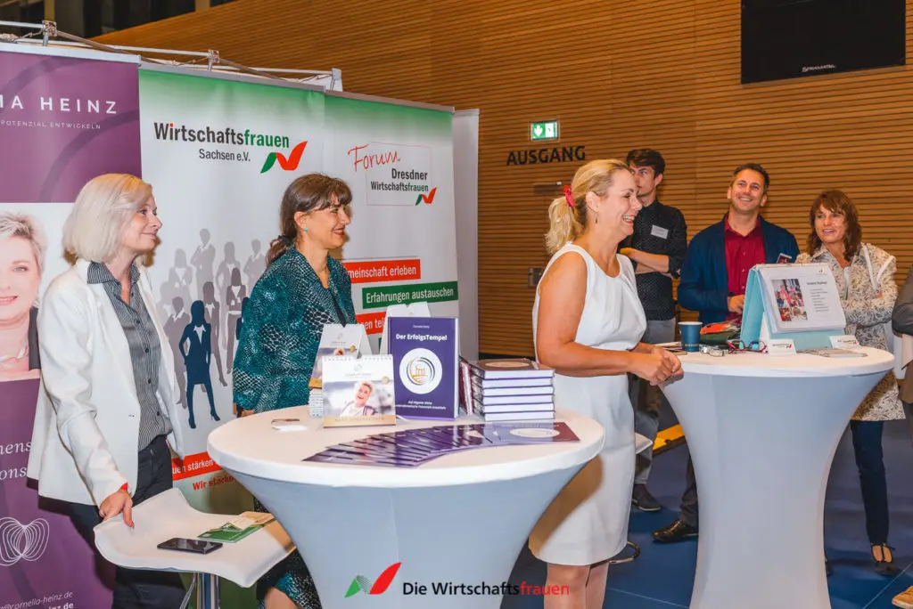 2020_20201009_wirtschaftsfrauen_Weitsicht_Ballsportarena_041_web.jpg