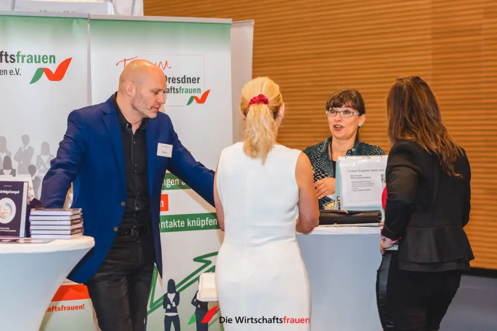 2020_20201009_wirtschaftsfrauen_Weitsicht_Ballsportarena_080_web.jpg
