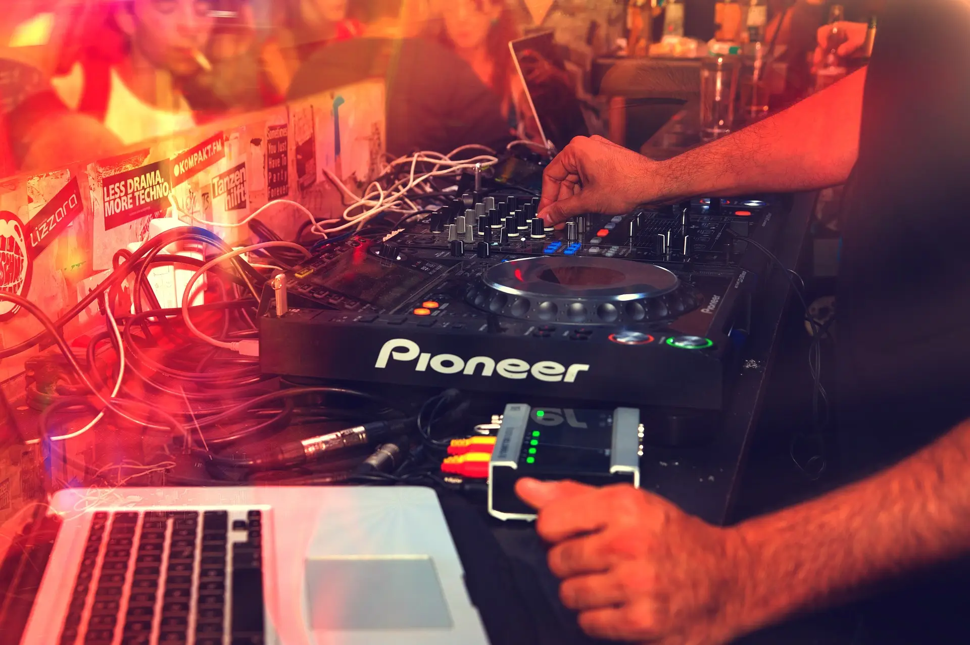 28.08.2019 | Sommerfest 2019 7 club-1869222_1920.jpg