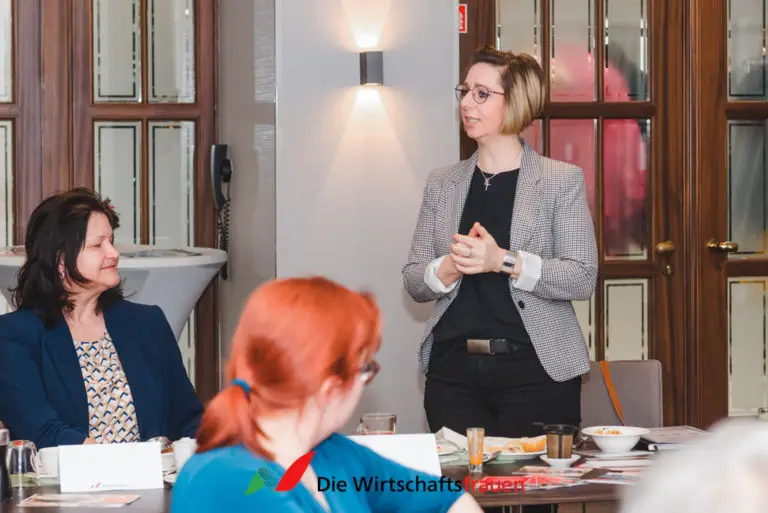 20230420 wirtschaftsfrauen dresden fruehstueck 074 web