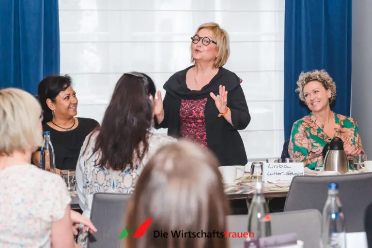 20230420 wirtschaftsfrauen dresden fruehstueck 160 web
