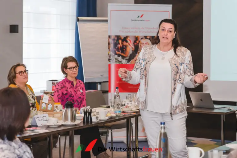 20230420 wirtschaftsfrauen dresden fruehstueck 243 web