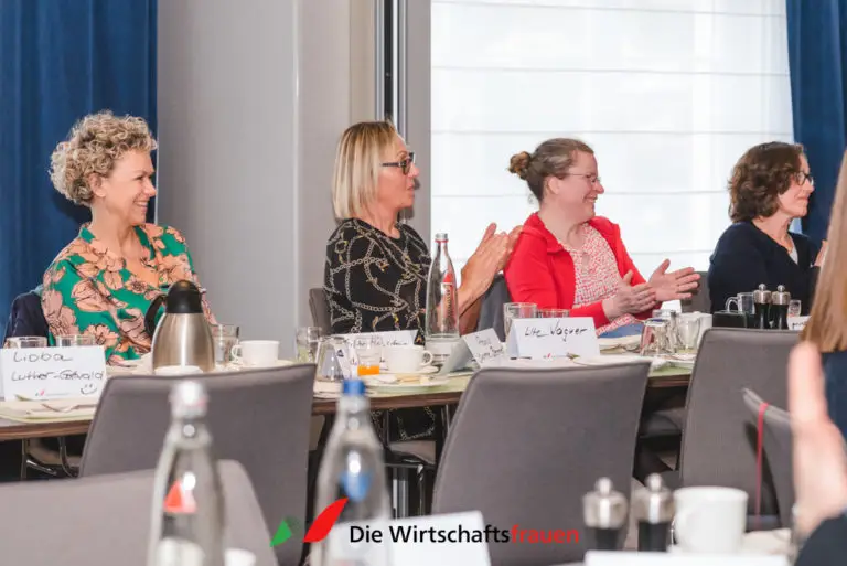 20230420 wirtschaftsfrauen dresden fruehstueck 254 web