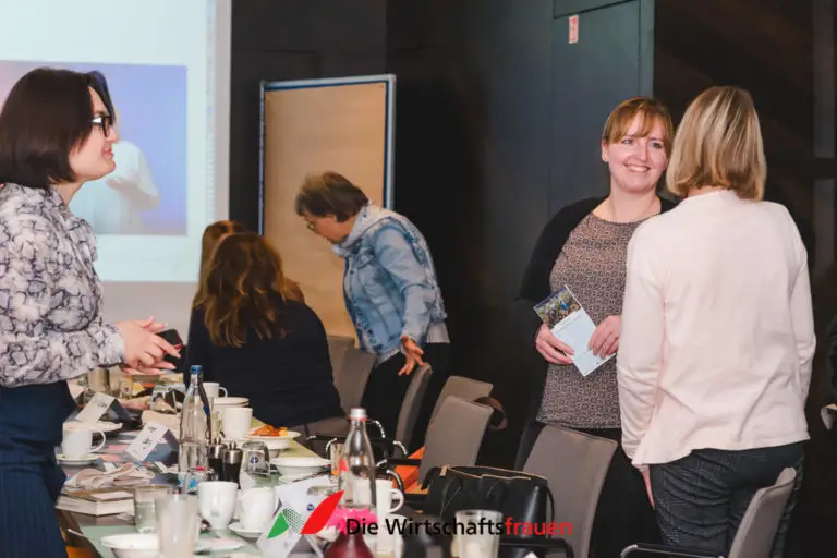 20230420 wirtschaftsfrauen dresden fruehstueck 301 web