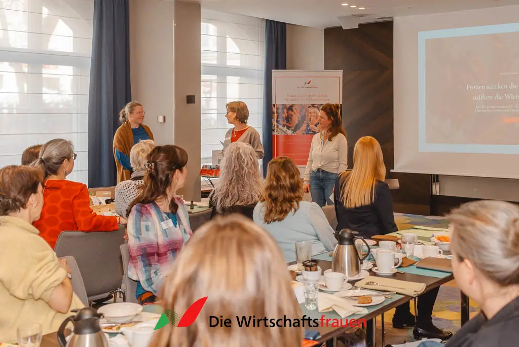 Rückblick auf unser Wirtschaftsfrauen-Frühstück in Dresden am 23.04.2024 116 20240423 wirtschaftsfrauen fruehstueck dresden web 176